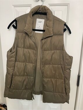 GAP Brown Puffer Vest
